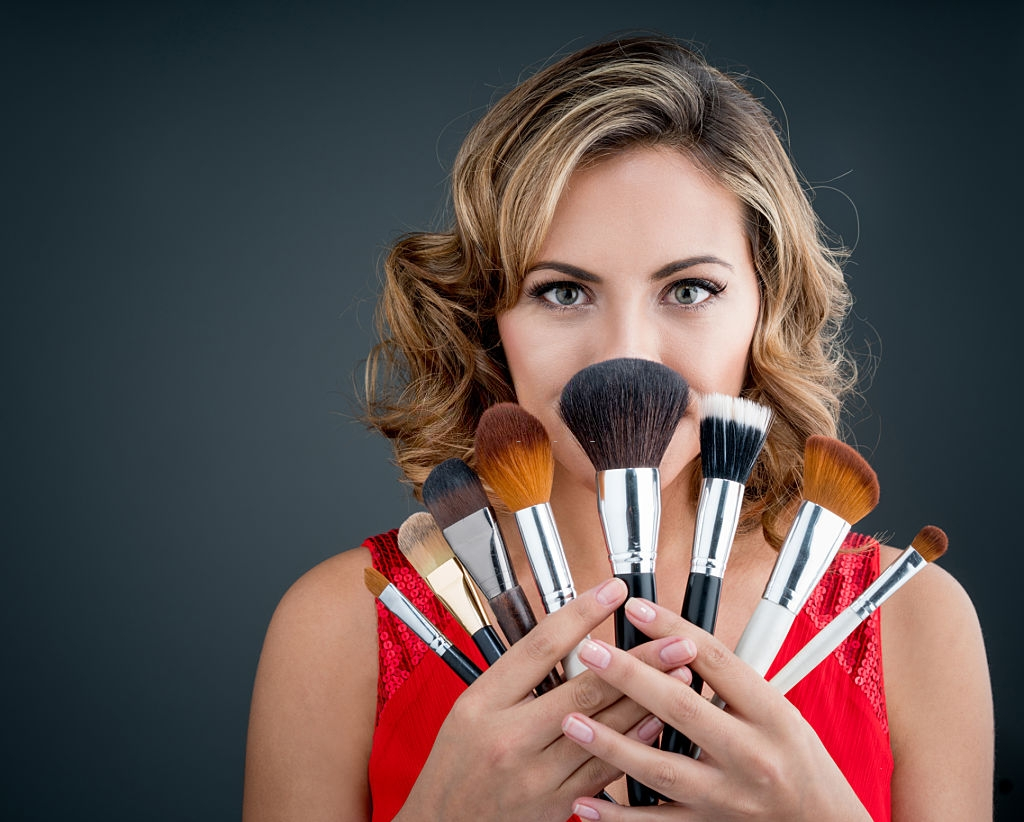 Why Need to Hire a Professional Makeup Bridal Makeup: Know 5 top reasons