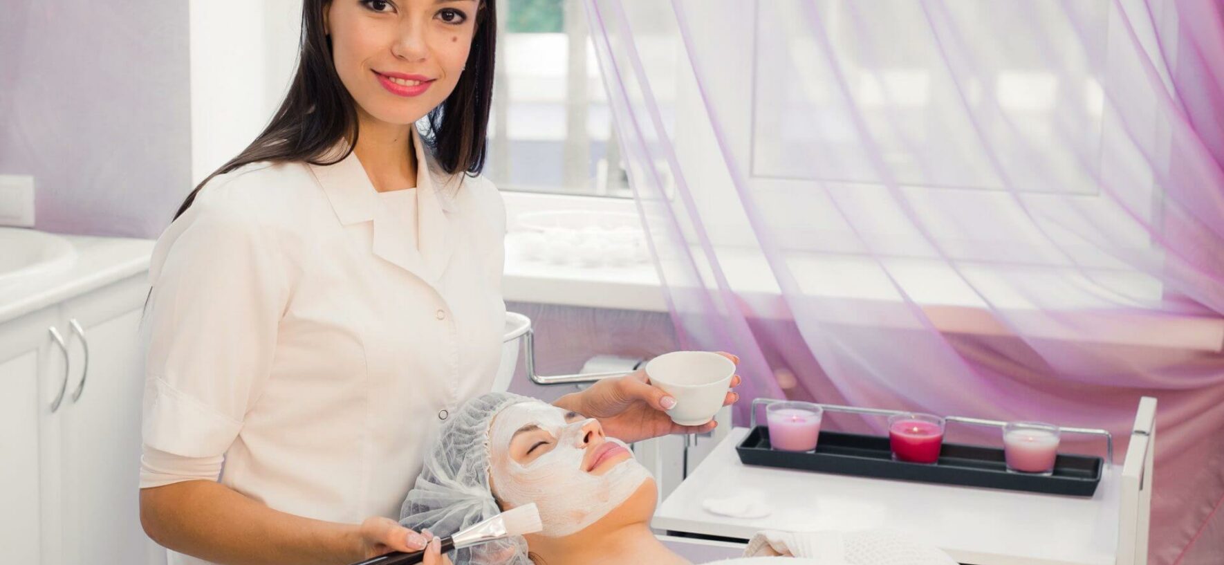 Advantages of Joining A Professional Beautician Course