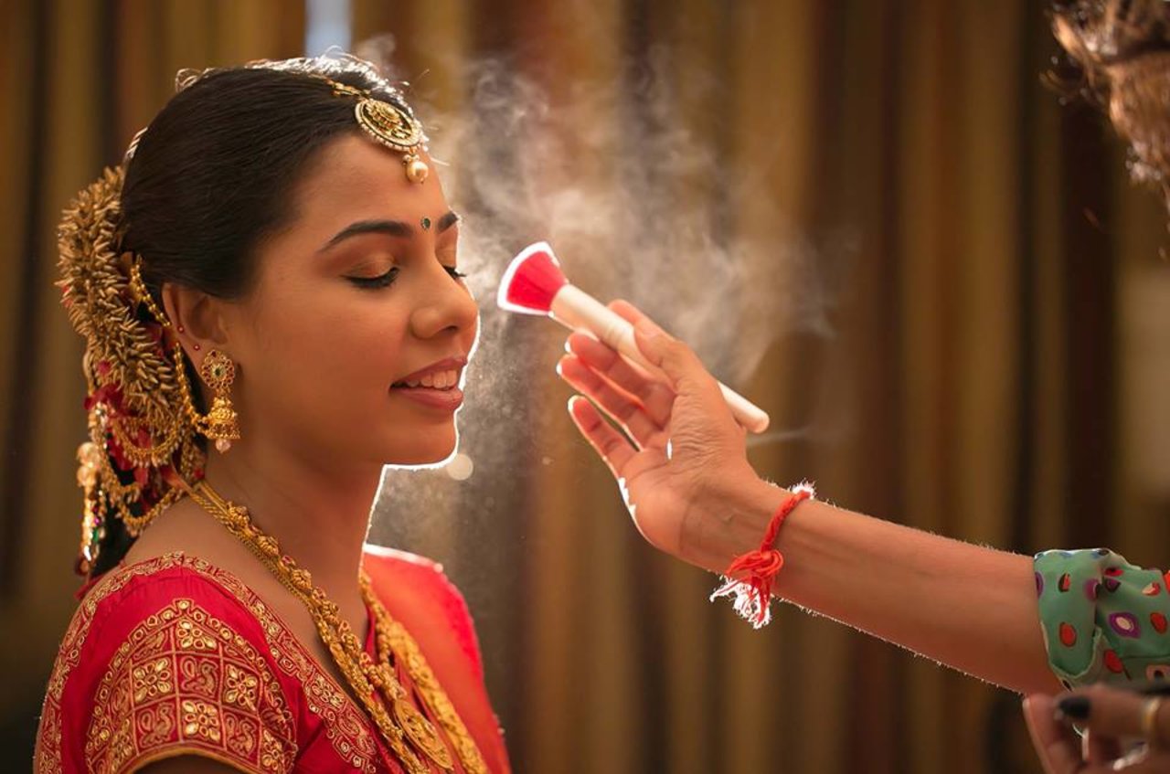 How-Can-You-Choose-the-Best-Makeup-Artist-for-Yourself-in-Delhi